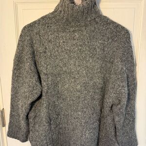 H&M Charcoal Turtleneck 3/4 Sleeve Sweater